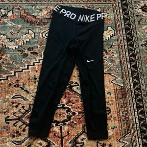 Nike Pro women’s leggings - medium, black